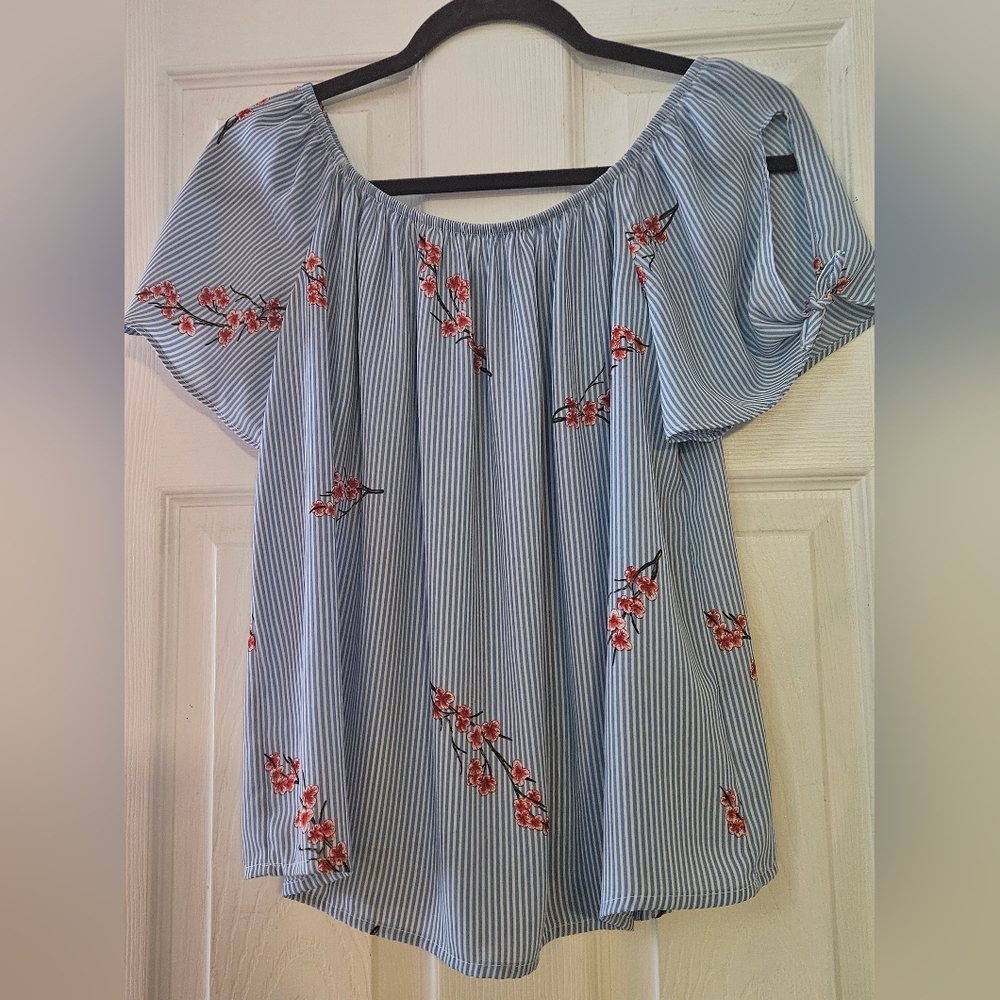 Pink Rose Relaxed Blue and White Short Sleeve Blouse